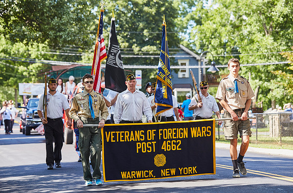 PARADE_4298