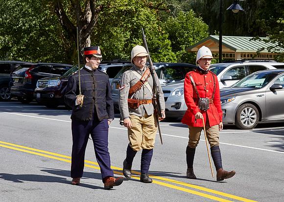 PARADE_4142