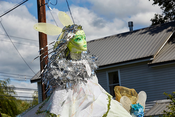 PARADE_4438