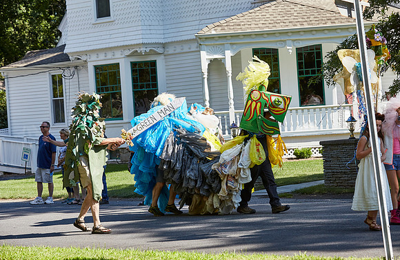 PARADE_4487