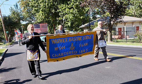 PARADE_4415