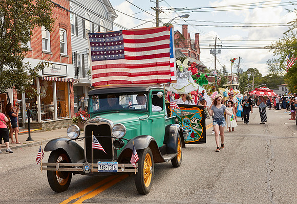 PARADE_4697