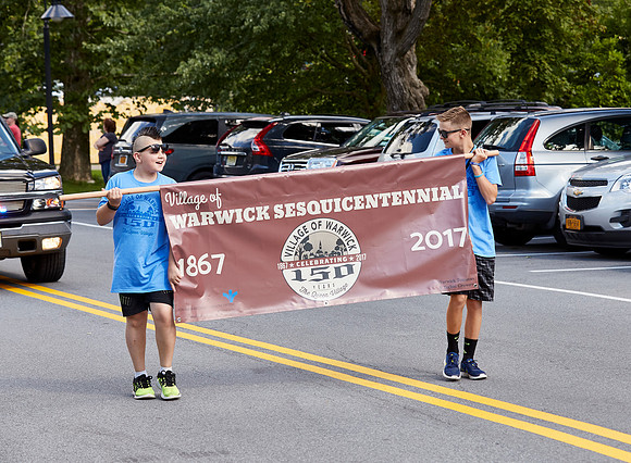 PARADE_4132