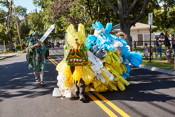 PARADE_4441