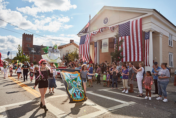 PARADE_4767