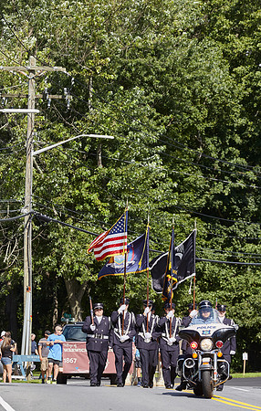 PARADE_4098