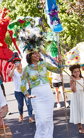 PARADE_4411