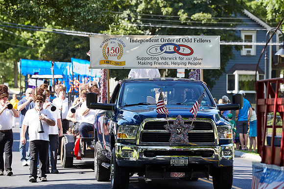 PARADE_4322