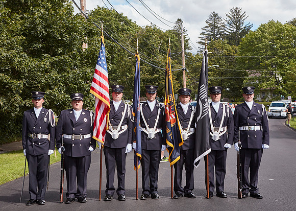 PARADE_4060