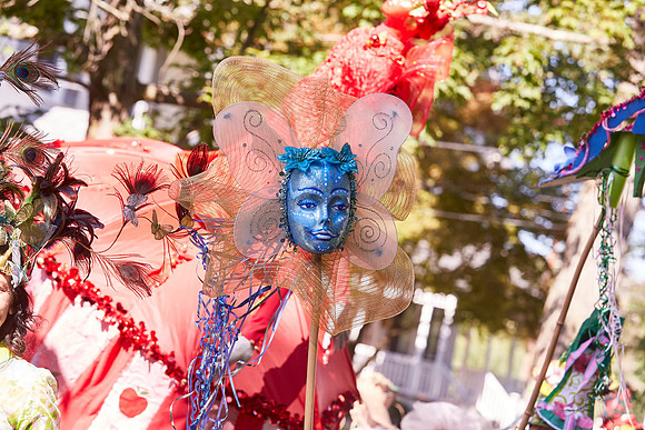 PARADE_4464