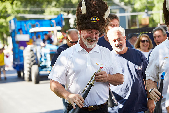 PARADE_4333
